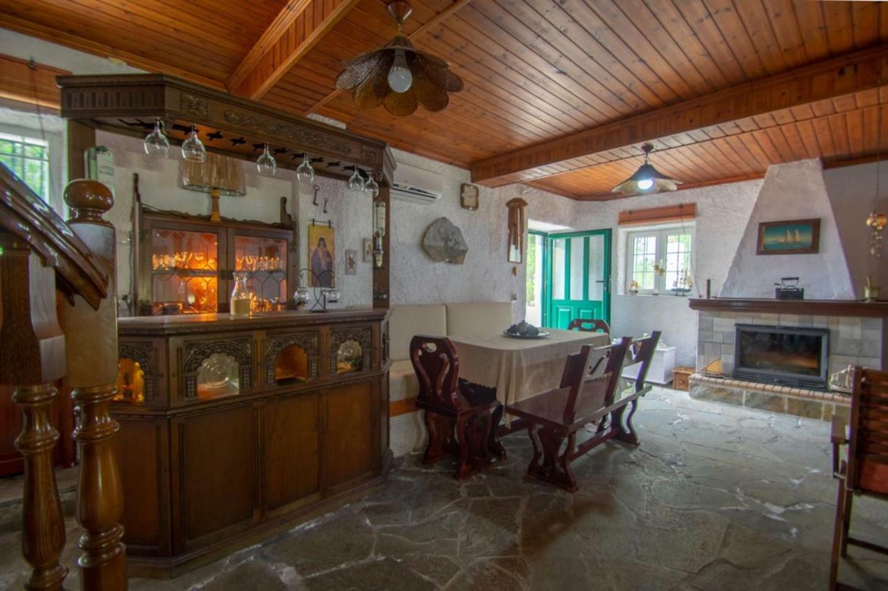 Traditional Village House Méson Yerakaríon エクステリア 写真